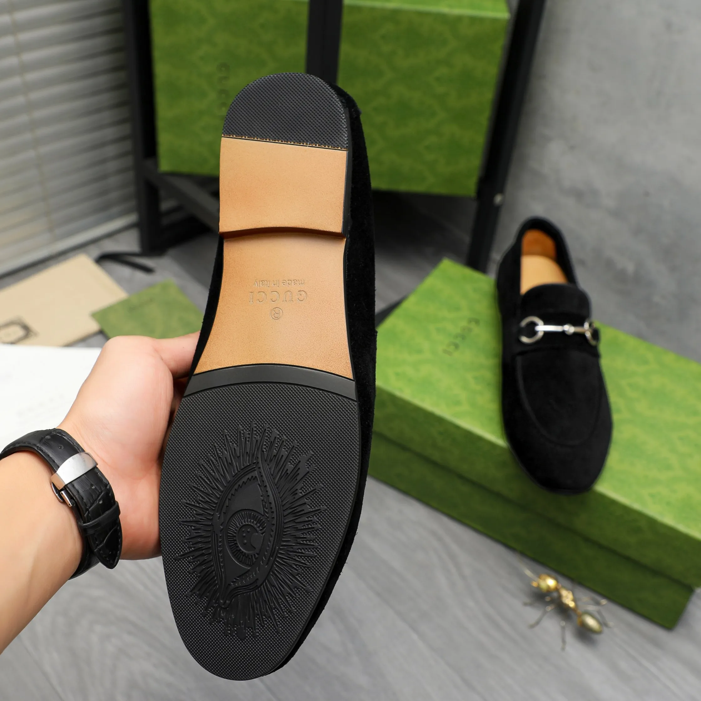 Men's shoes 💰p400 Product trademark: GUCCI "Gucci" business casual leather shoes Regular size: 38-46 (38.45.46 custom-made, non-returnable) Product materials: Selected suede cowhide upper, cowhide lining, original rubber outsole